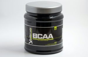 BCAA Kapseln in einer BCAA Dose
